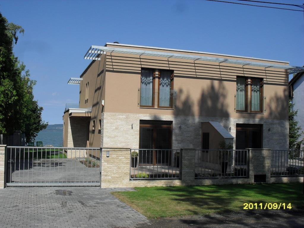 Вилла Aba Sea House Балатонсарсо Экстерьер фото
