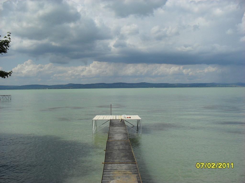 Вилла Aba Sea House Балатонсарсо Экстерьер фото